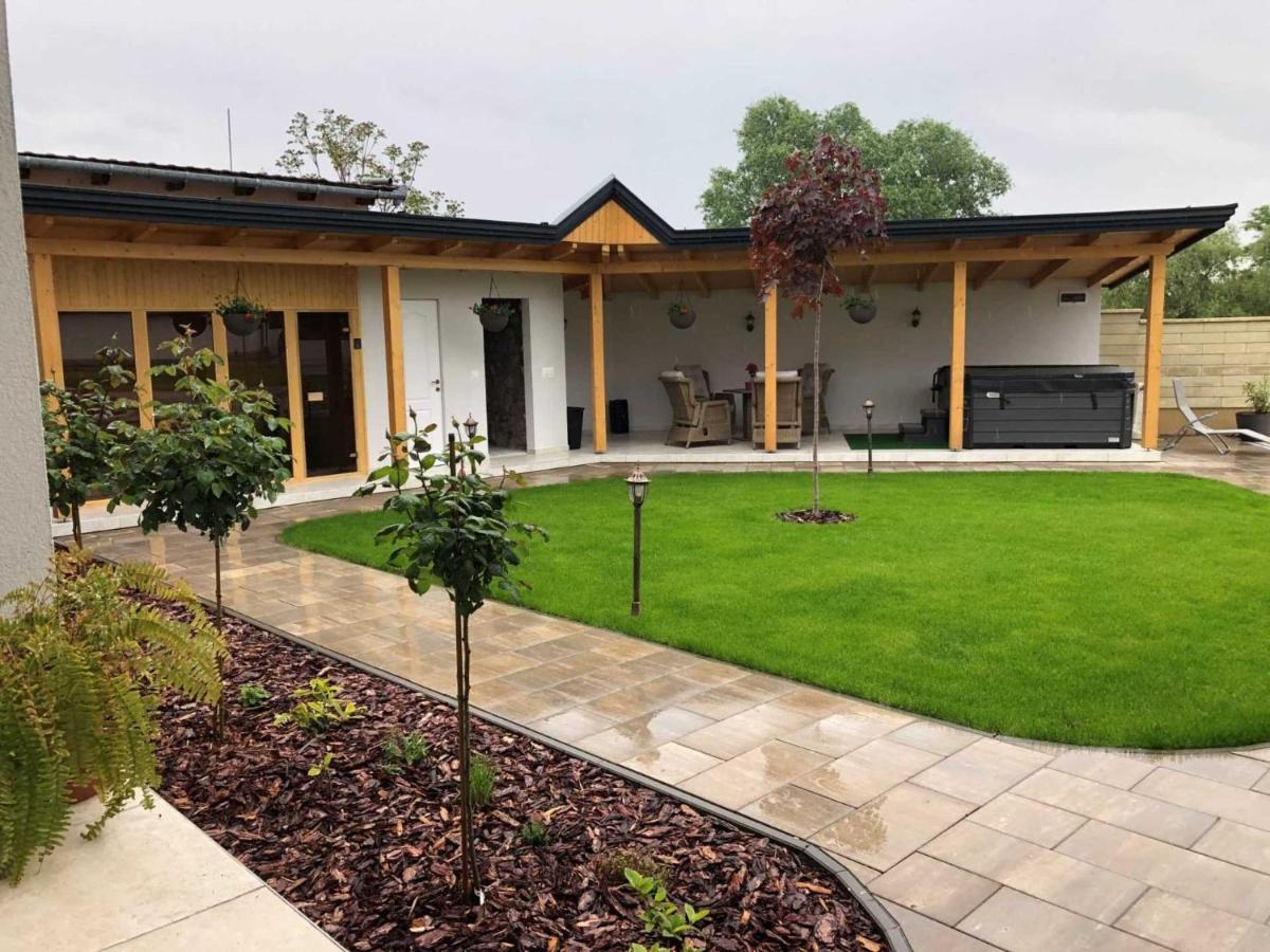 Notarius Vendeghaz Bed & Breakfast Poroszló Eksteriør bilde